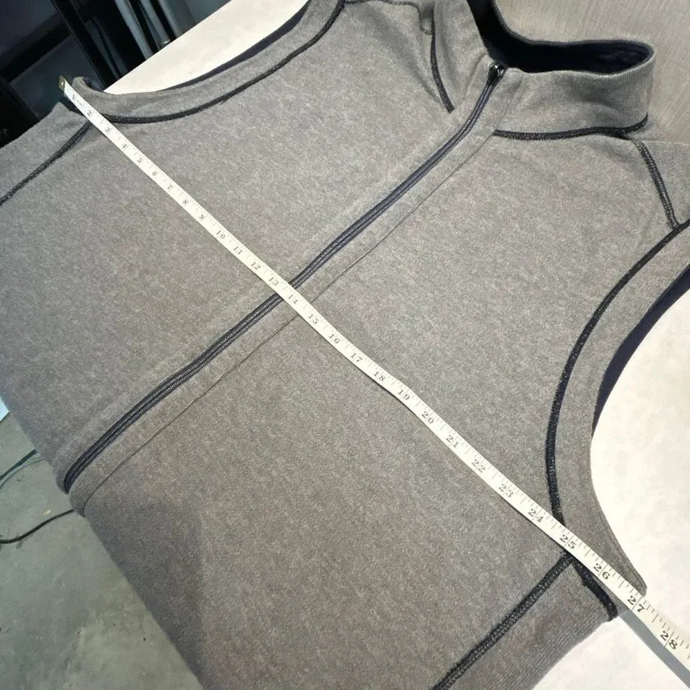 Tommy Bahama Men's Dual-Tone Gray and Navy Vest - Picture 7 of 8
